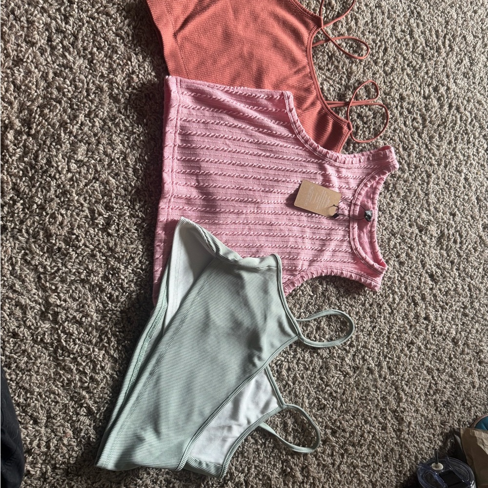 Tank Top Bundle! 💗💚